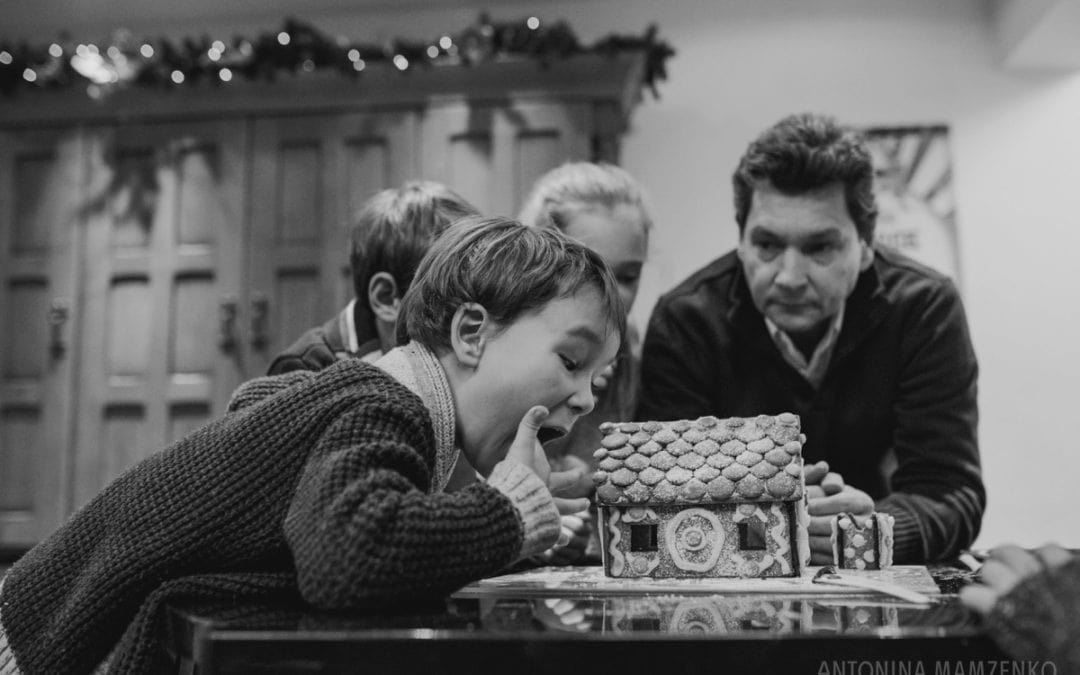 Christmas traditions sessions: making a gingerbread house